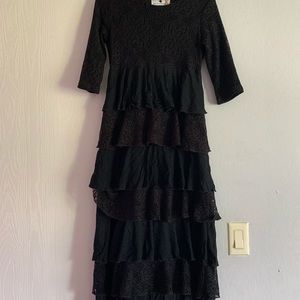 Dainty jewels black lace dress